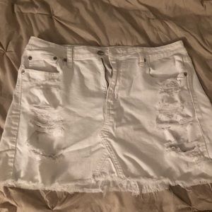 White American Eagle skirt ✨💅🏼